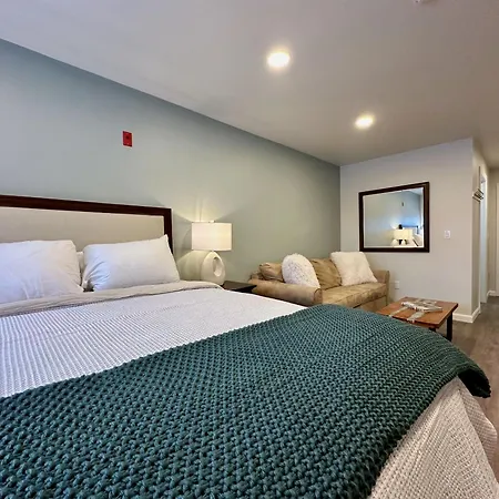The Suites Next Door - Studio At Killington Resort On The Bus Route - Summer Pool - 531